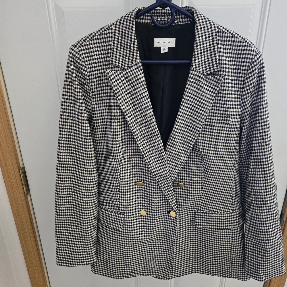 Black and White Houndstooth Blazer